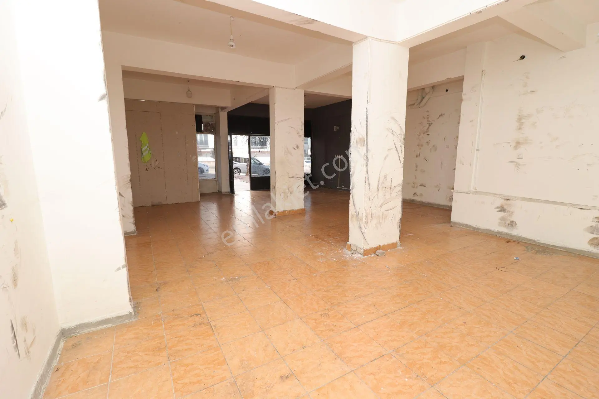 Akif'ten Topçu'da Cadde Üzeri 90 Metre Kare Kiralık Dükkan/depo - Görsel 5