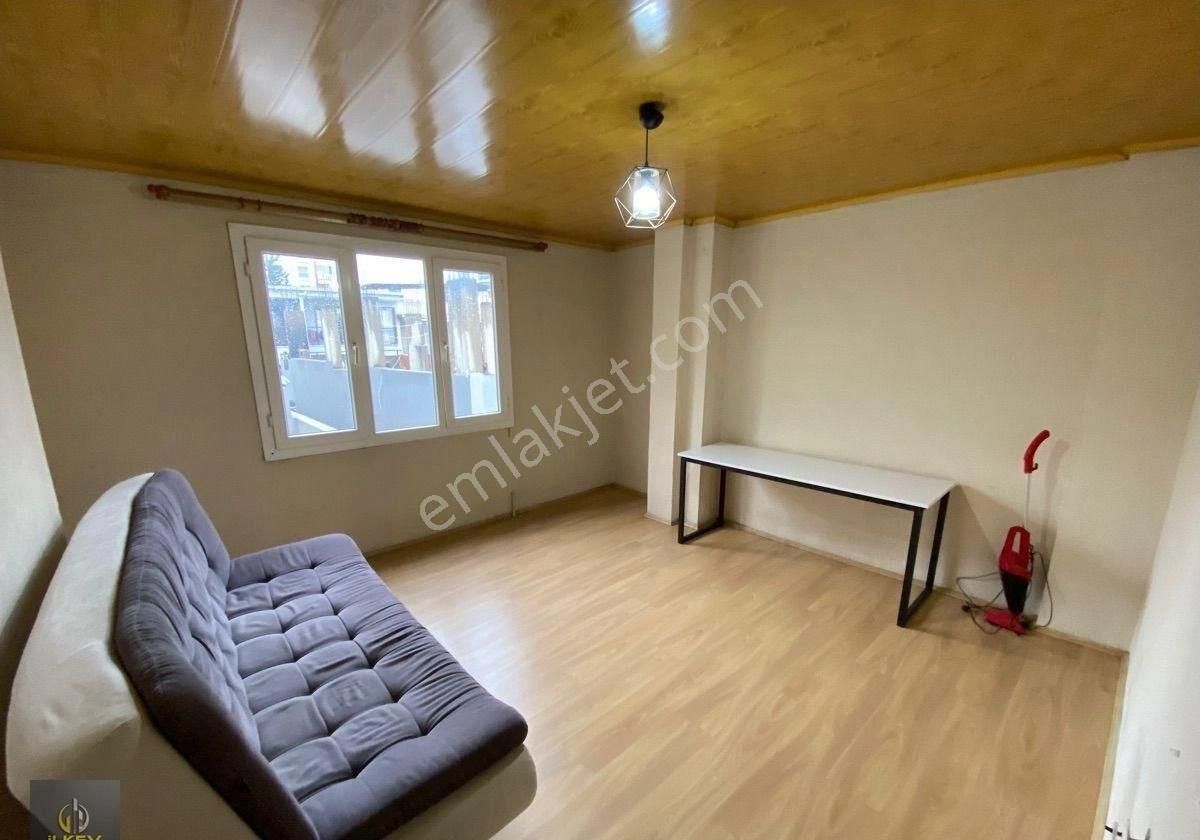Buca Yıldız Mahallesinde/ Sınav Koleji Yanı / Aile Binası / Kısmi Eşyalı / Teraslı / Kiralık Daire !