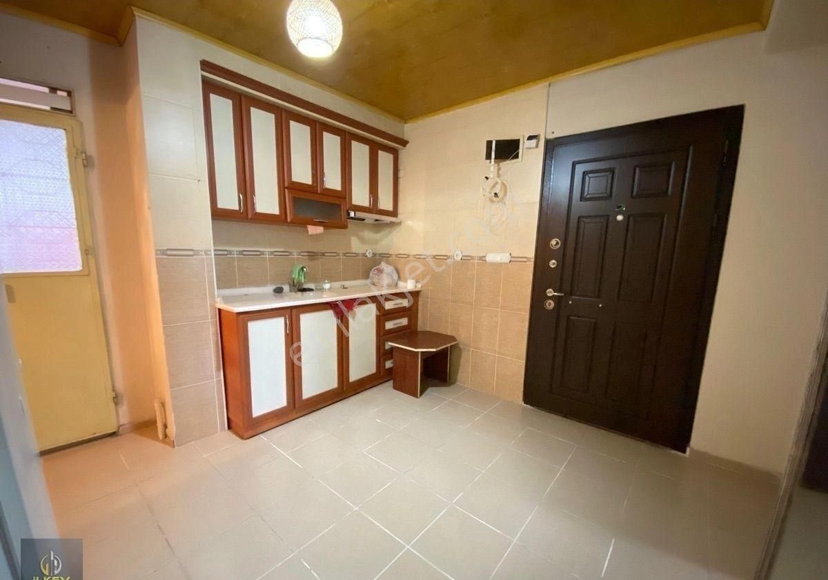 Buca Yıldız Mahallesinde/ Sınav Koleji Yanı / Aile Binası / Kısmi Eşyalı / Teraslı / Kiralık Daire ! - Görsel 22