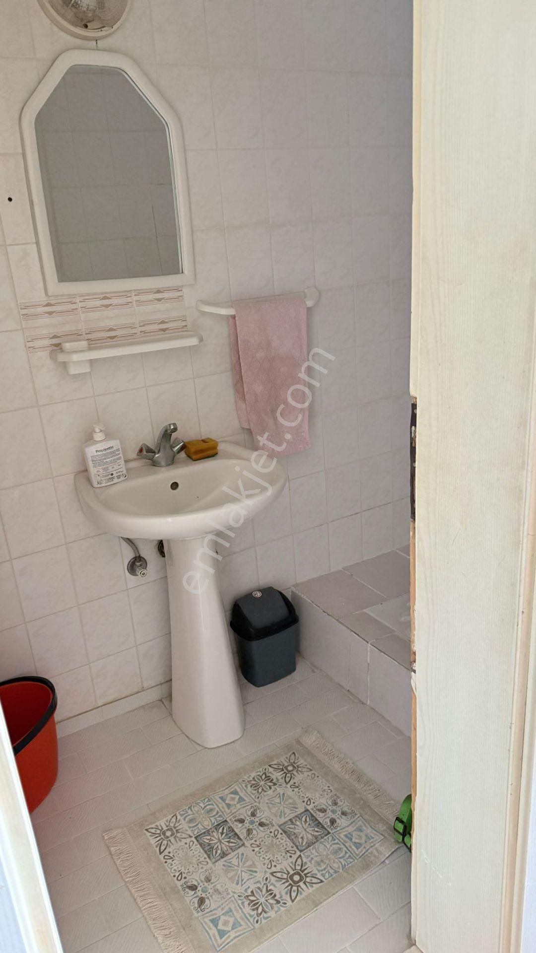 Vega'dan Deniz Manzaralı Denize Sıfır Site İçinde Eşyalı Satılık 2+1 Daire - Görsel 17