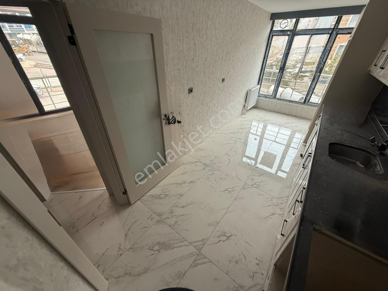 Sanatoryum Eğitim Araştırma Has. Yakını Sıfır Bina 2+1 Ön Cephe 1.kat Fırsat - Görsel 3