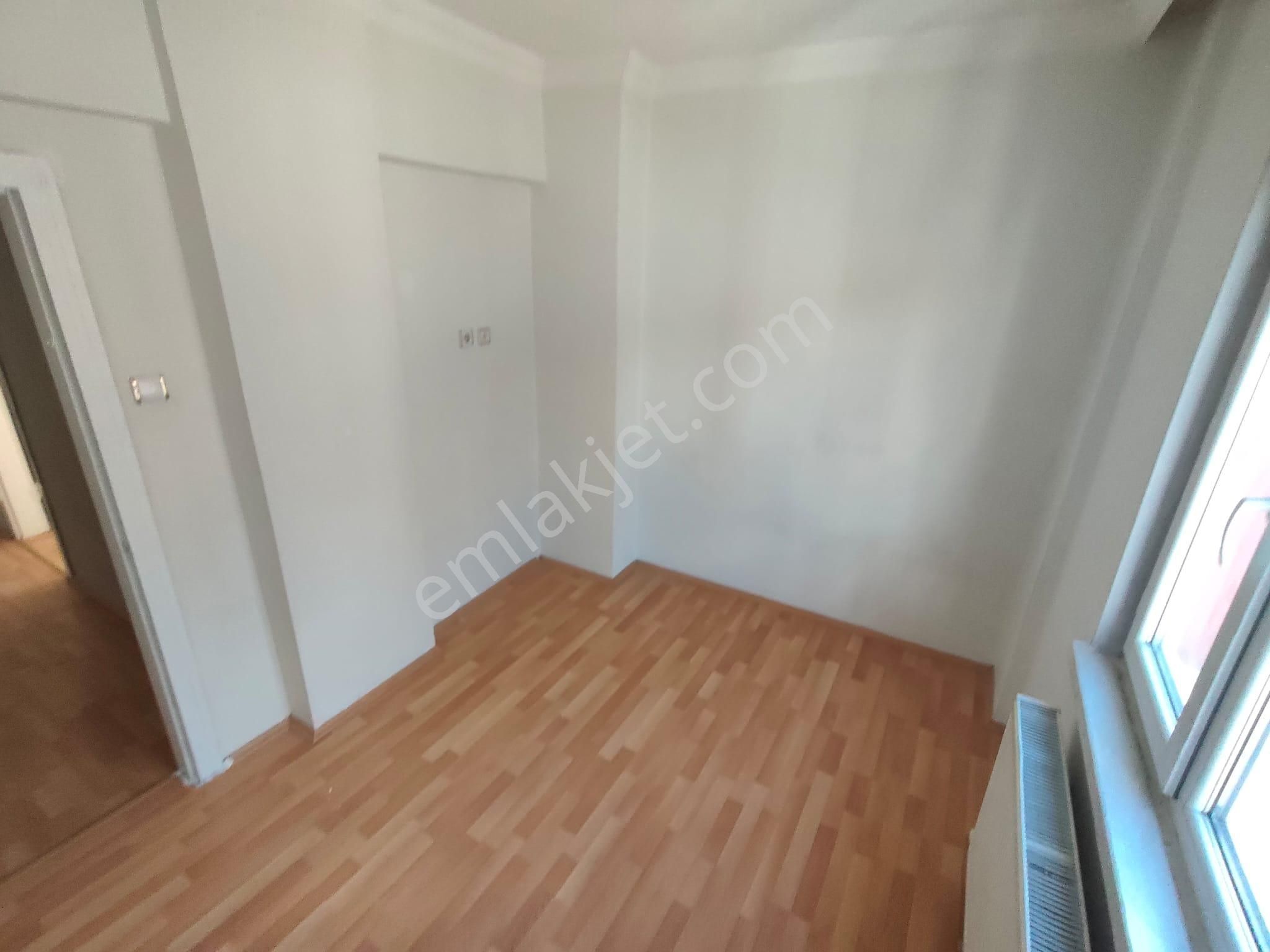 Yılmaz Gayrimenkul'den Ara Katta Yapılı Masrafsız 2849 Pv 3+1 Fırsat Dairesi - Görsel 4