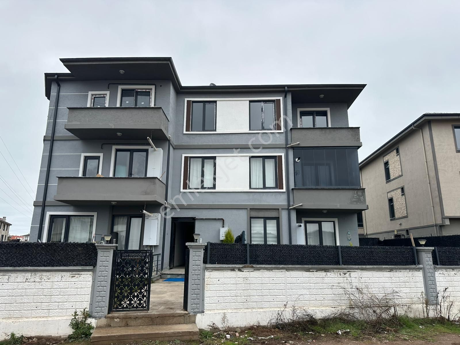 Karasu'da Butik Havuzlu Sitede 2+1 Satılık Daire Fırsatı - Görsel 2