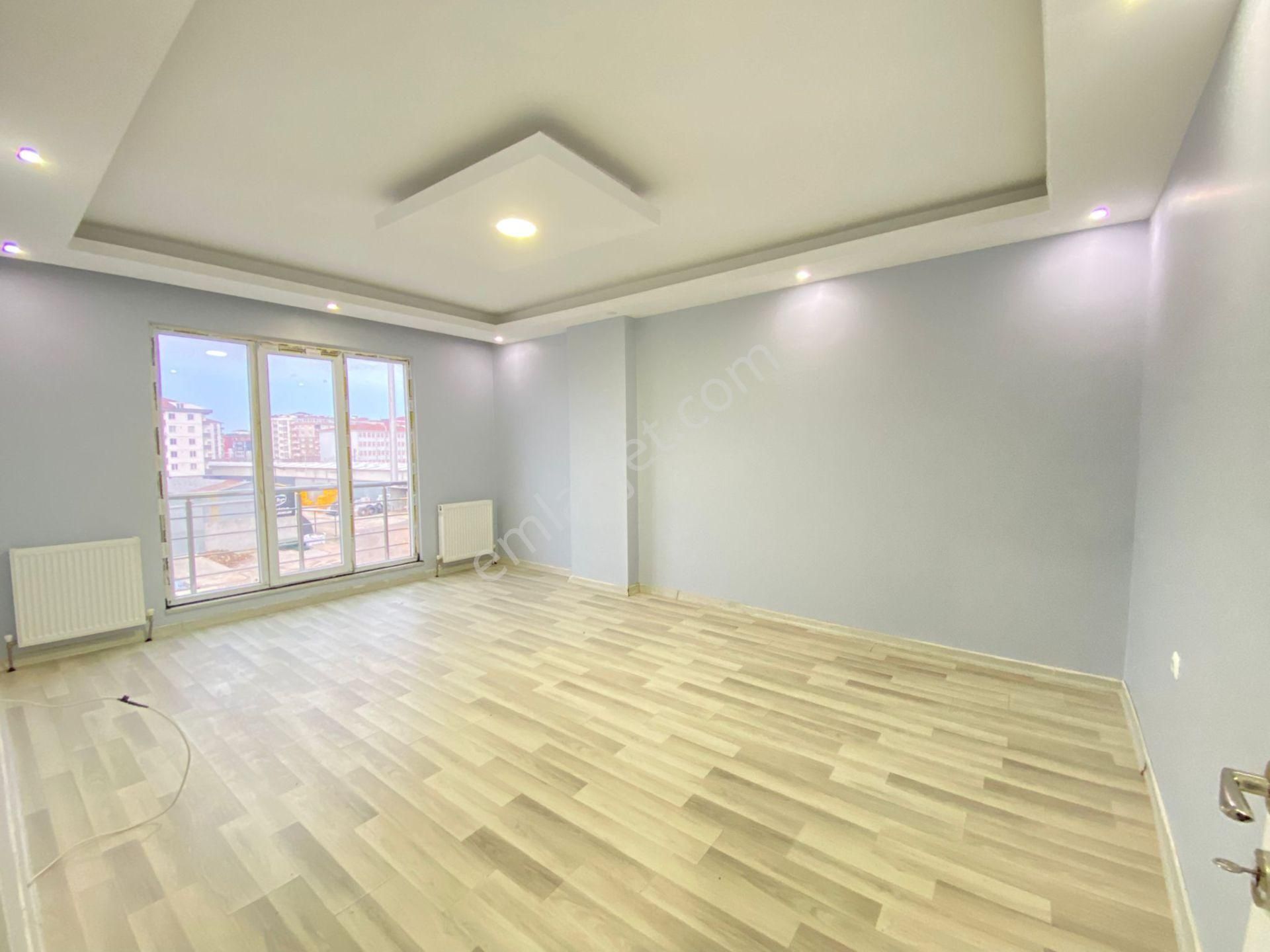 Akyüz Gayrimenkul Den; Merkezı Konumda Iskanlı Kombılı Satılık 2+1 Daire