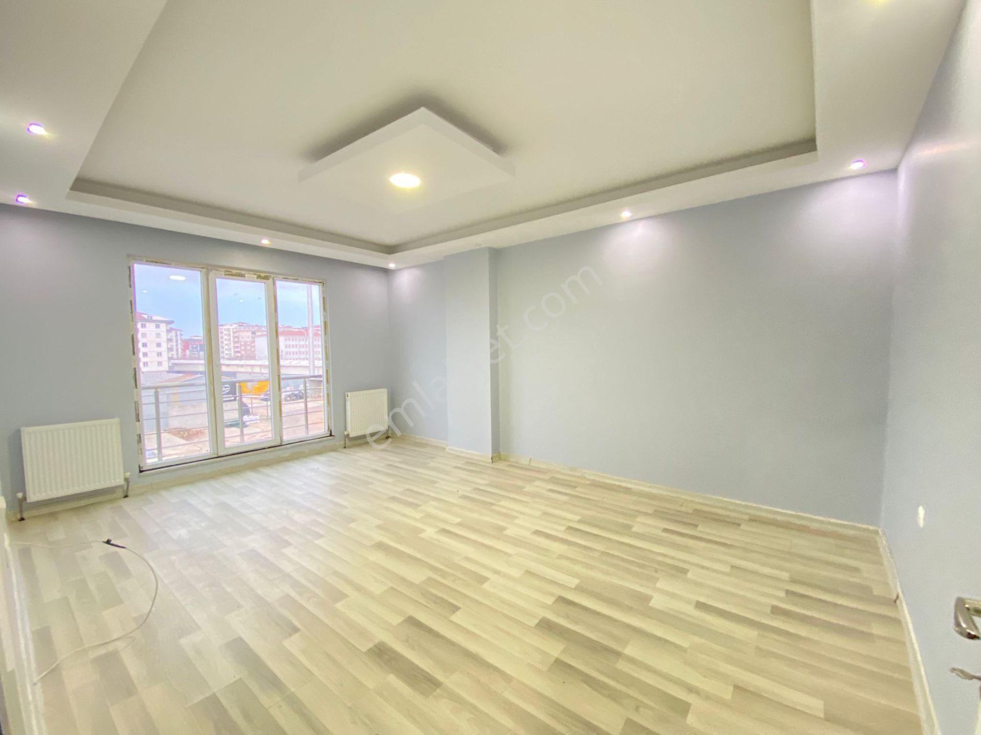 Akyüz Gayrimenkul Den; Merkezı Konumda Iskanlı Kombılı Satılık 2+1 Daire - Görsel 13