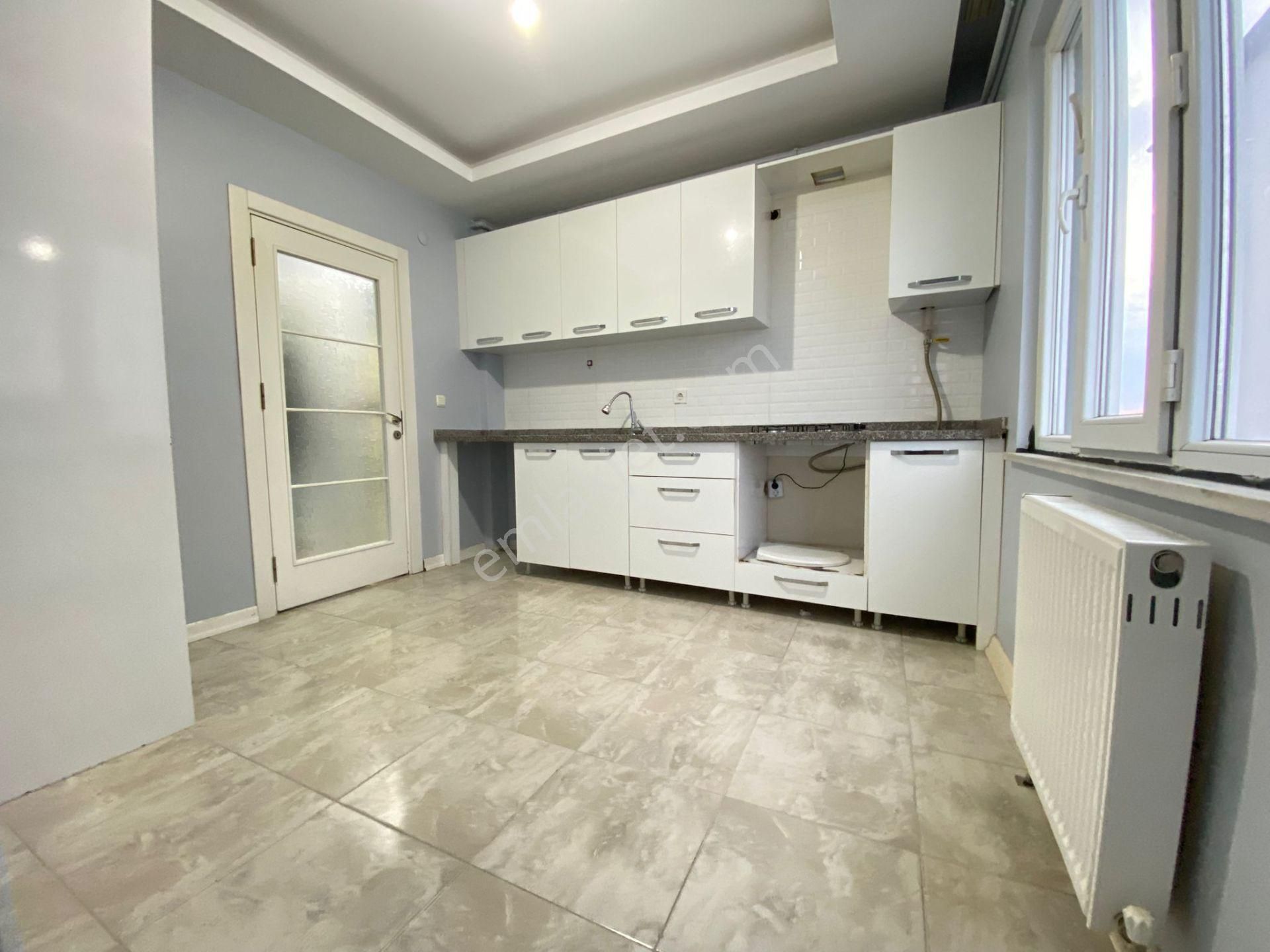 Akyüz Gayrimenkul Den; Merkezı Konumda Iskanlı Kombılı Satılık 2+1 Daire - Görsel 9