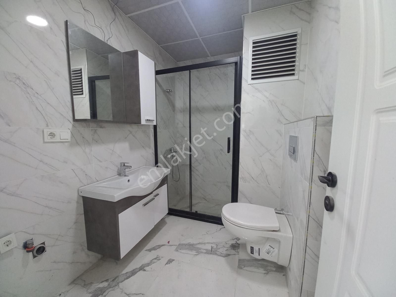 Beylikdüzü Yakuplu Mahallesinde Bahçe Kullanımlı 3+1 120m2 Daire