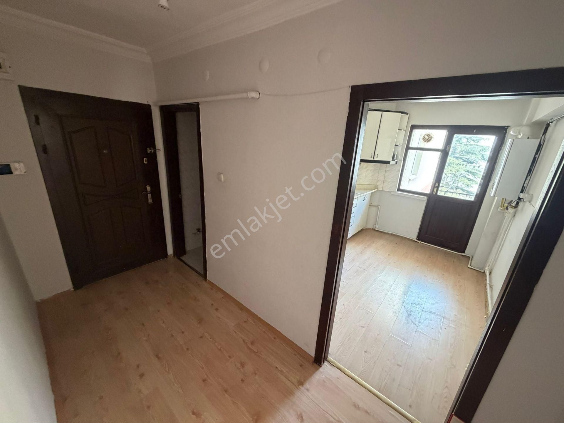 Koza Emlak'tan Ertuğrulgazi Mahalesinde Site İçin De Ara Katta Bağımsız 3+1 Satılık Daire - Görsel 31