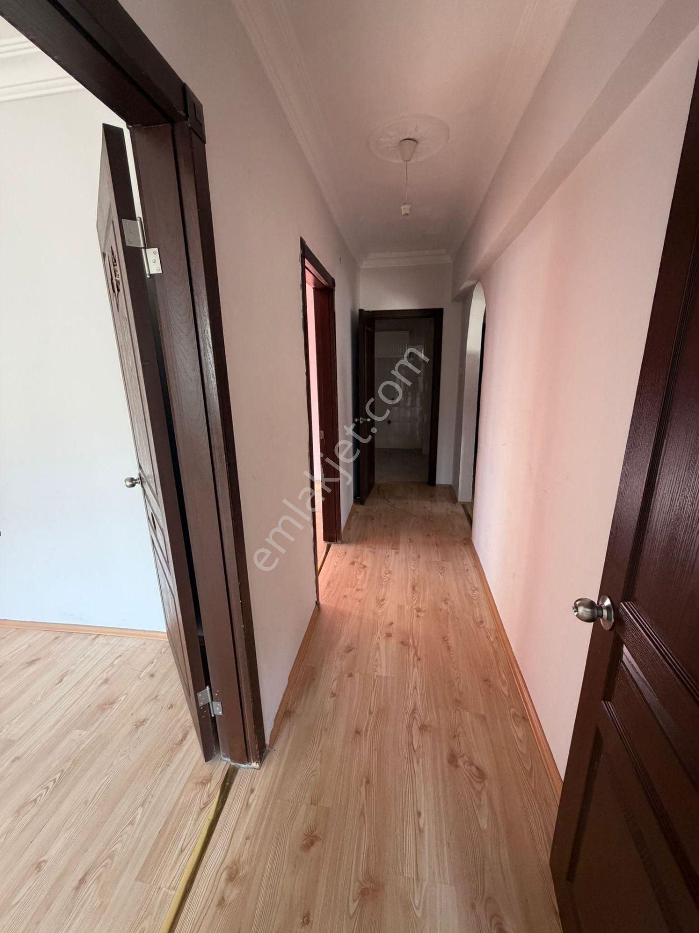 Koza Emlak'tan Ertuğrulgazi Mahalesinde Site İçin De Ara Katta Bağımsız 3+1 Satılık Daire - Görsel 33