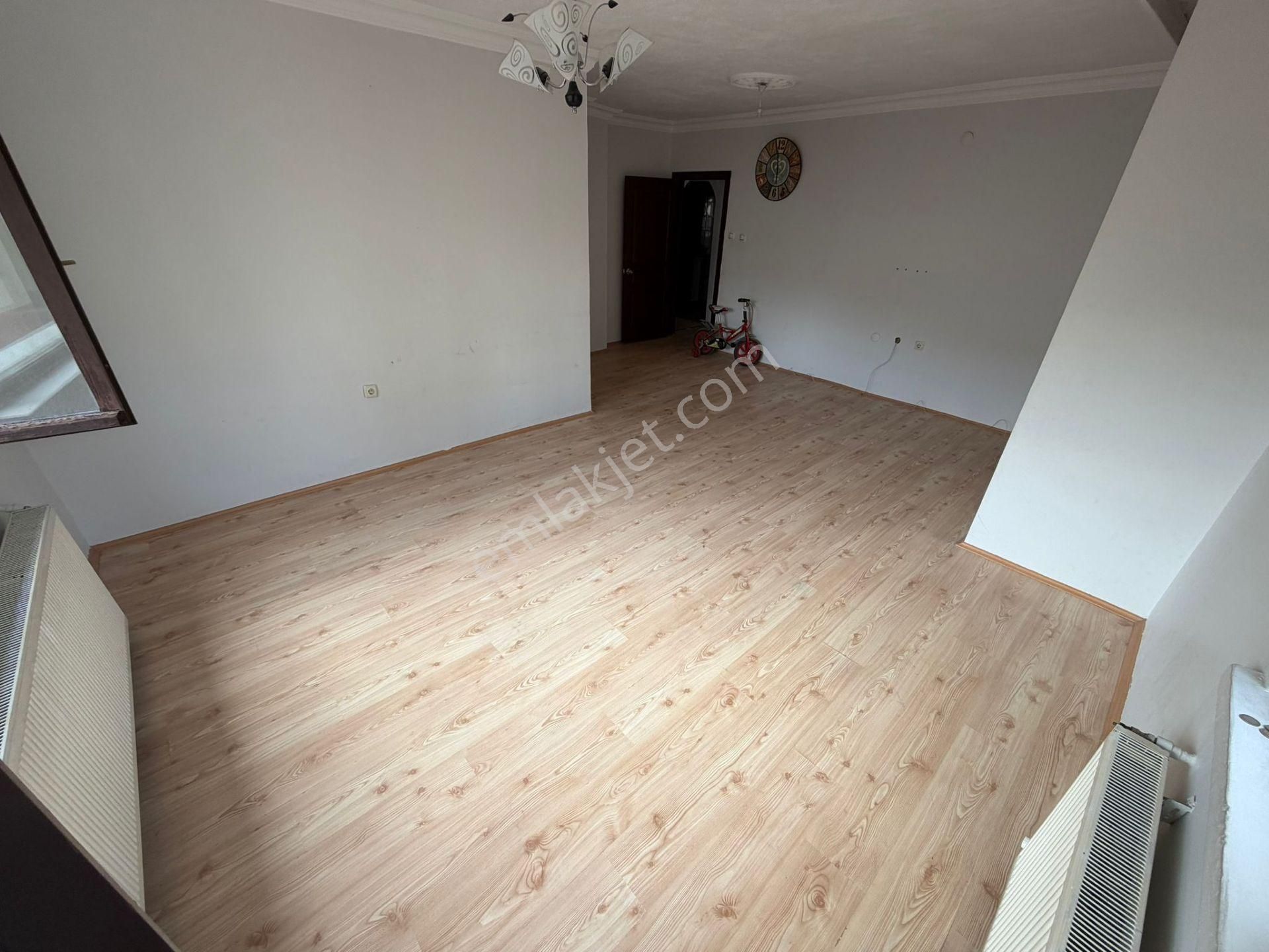 Koza Emlak'tan Ertuğrulgazi Mahalesinde Site İçin De Ara Katta Bağımsız 3+1 Satılık Daire - Görsel 10