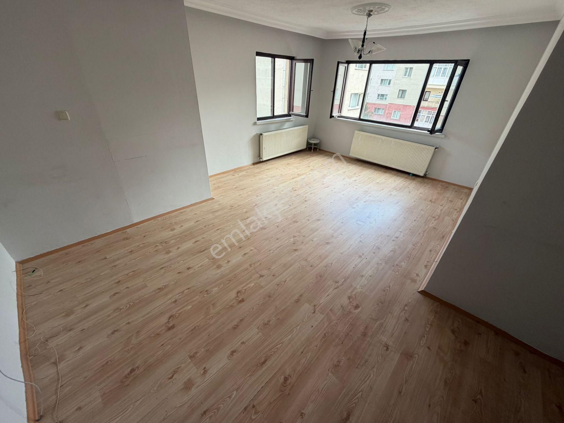 Koza Emlak'tan Ertuğrulgazi Mahalesinde Site İçin De Ara Katta Bağımsız 3+1 Satılık Daire - Görsel 7