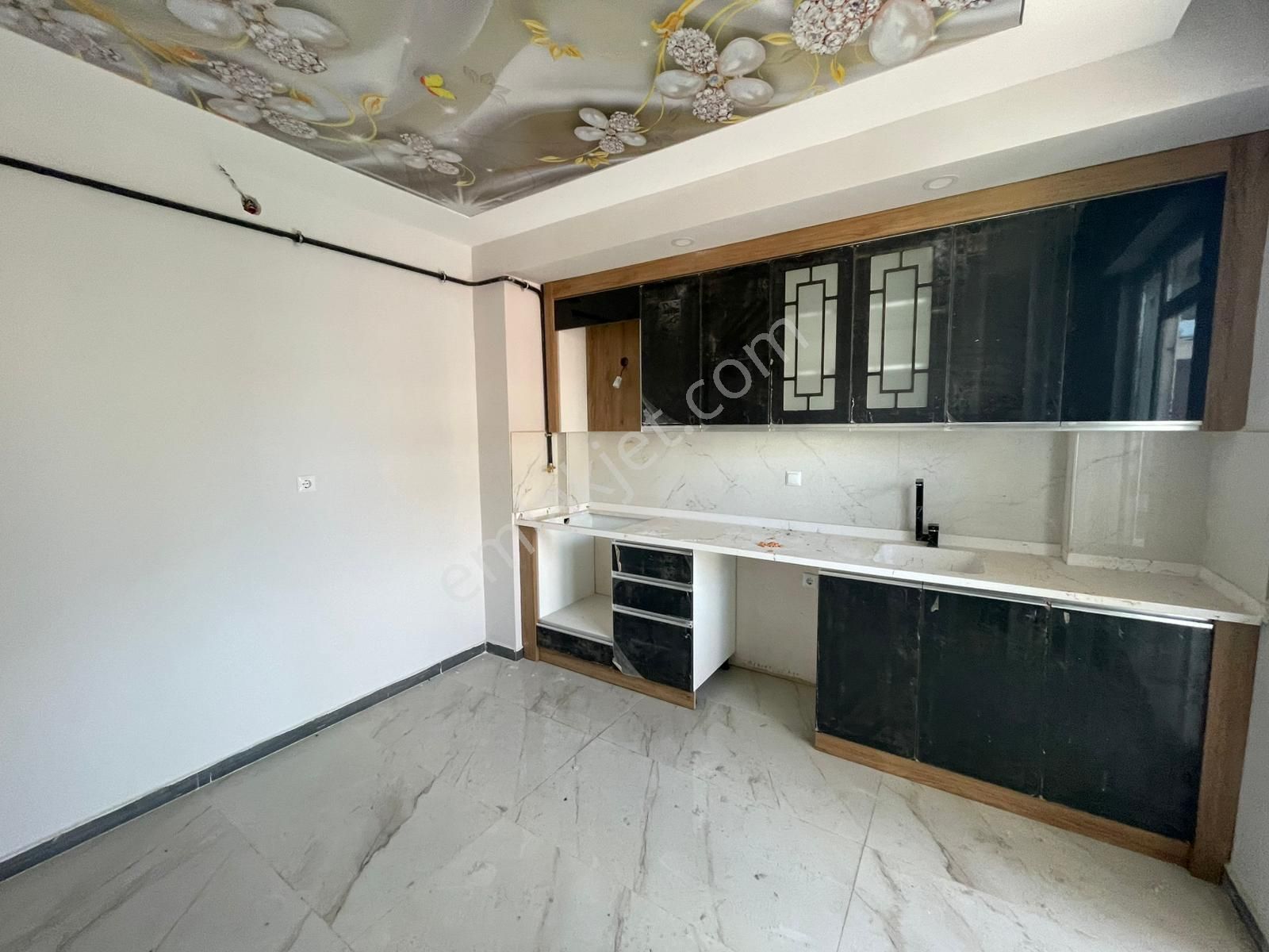 Afyon Üçok Emlaktan Veysel Karani Mah Satılık Sıfır 3+1 Arakat Lüx Daire - Görsel 10