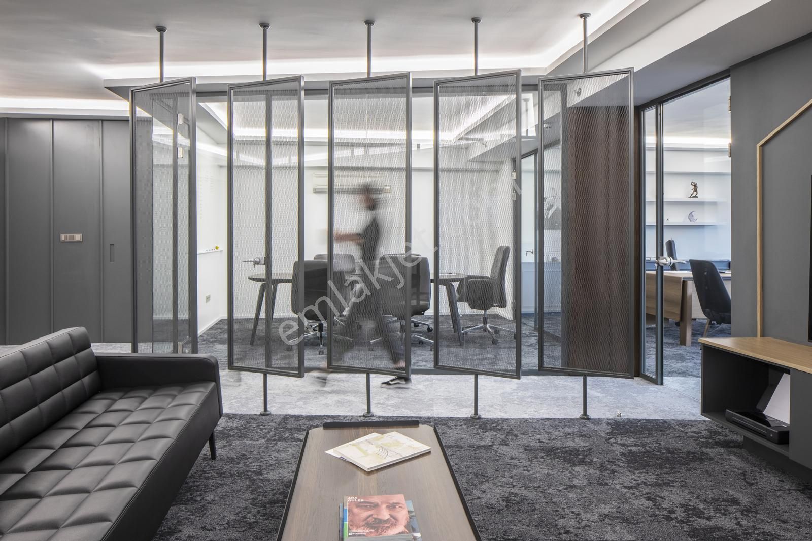 Maltepe Ofistanbul Plaza'da 340m2 Özel Dekorasyonlu Mobilyalı Teraslı Satılık Ofis - Görsel 27