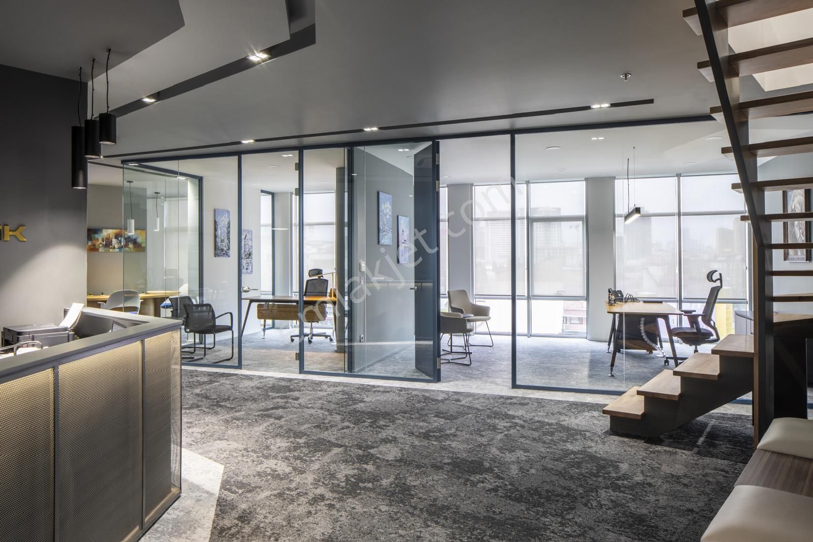 Maltepe Ofistanbul Plaza'da 340m2 Özel Dekorasyonlu Mobilyalı Teraslı Satılık Ofis - Görsel 18