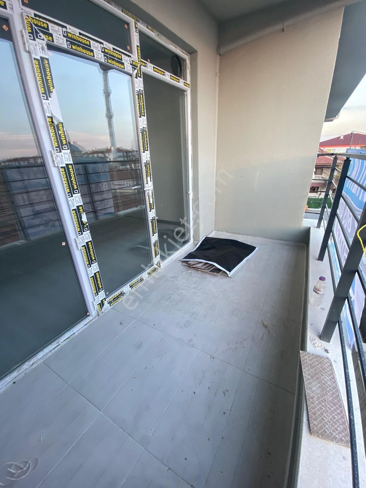 Dumlupınar Mahhallesinde İskanlı Caddeye Yakın Satılık Daire - Görsel 15