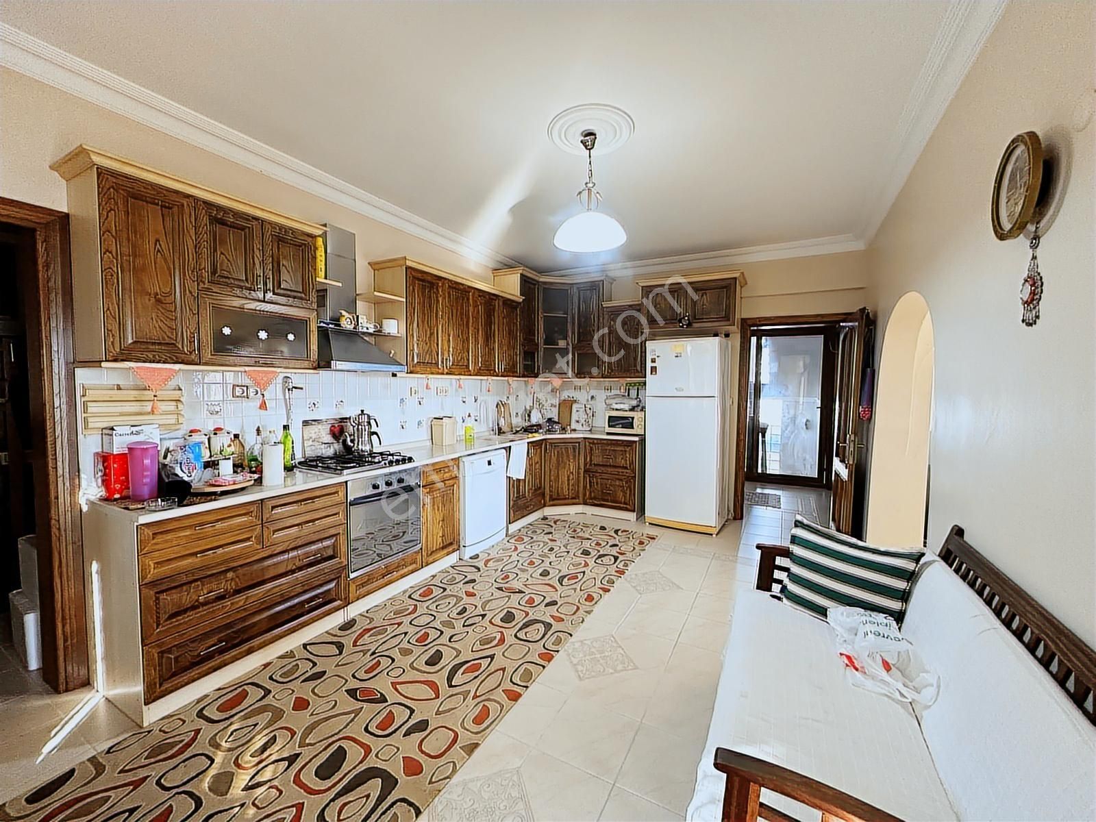 Büyükçekmece De 9+2 Kiralık Villa Deniz Manzaralı Arsa 588 M2 - Görsel 2