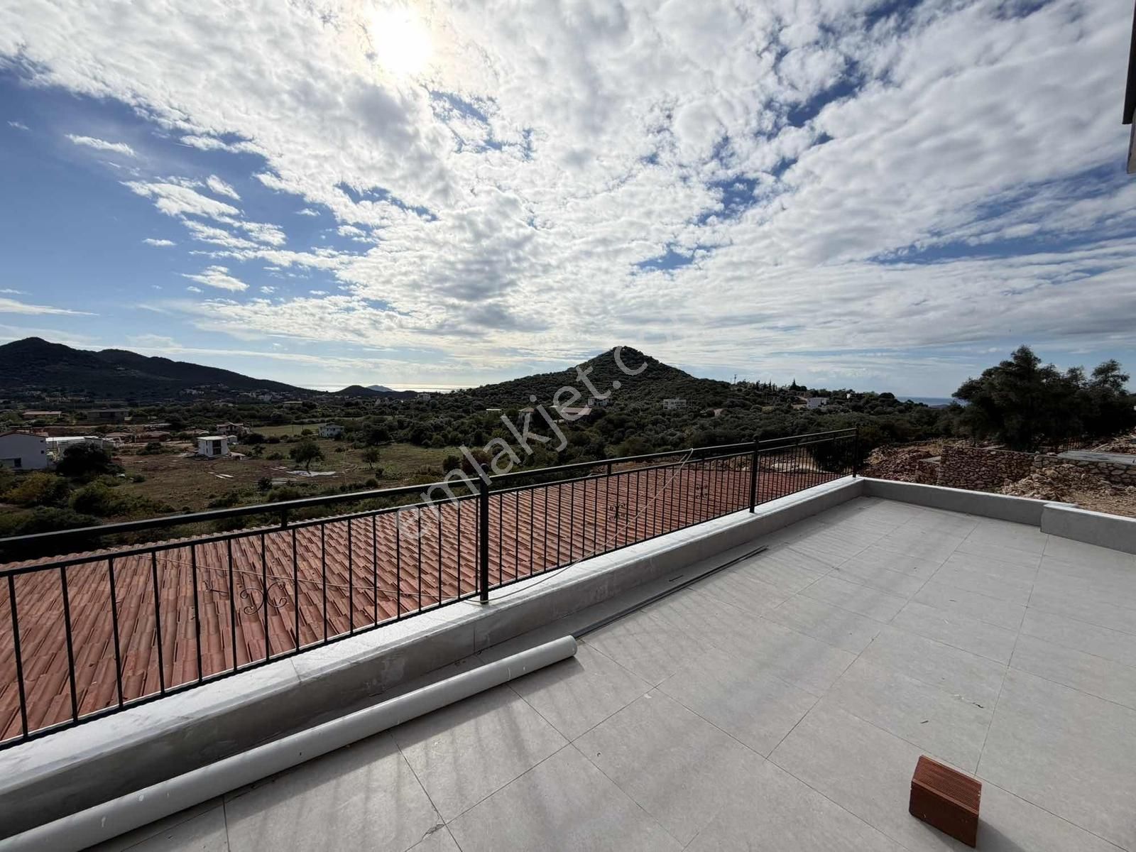 Kaş Mega Dan Sıfır Eşyasız Terasta Manzaralı Daireler - Görsel 5