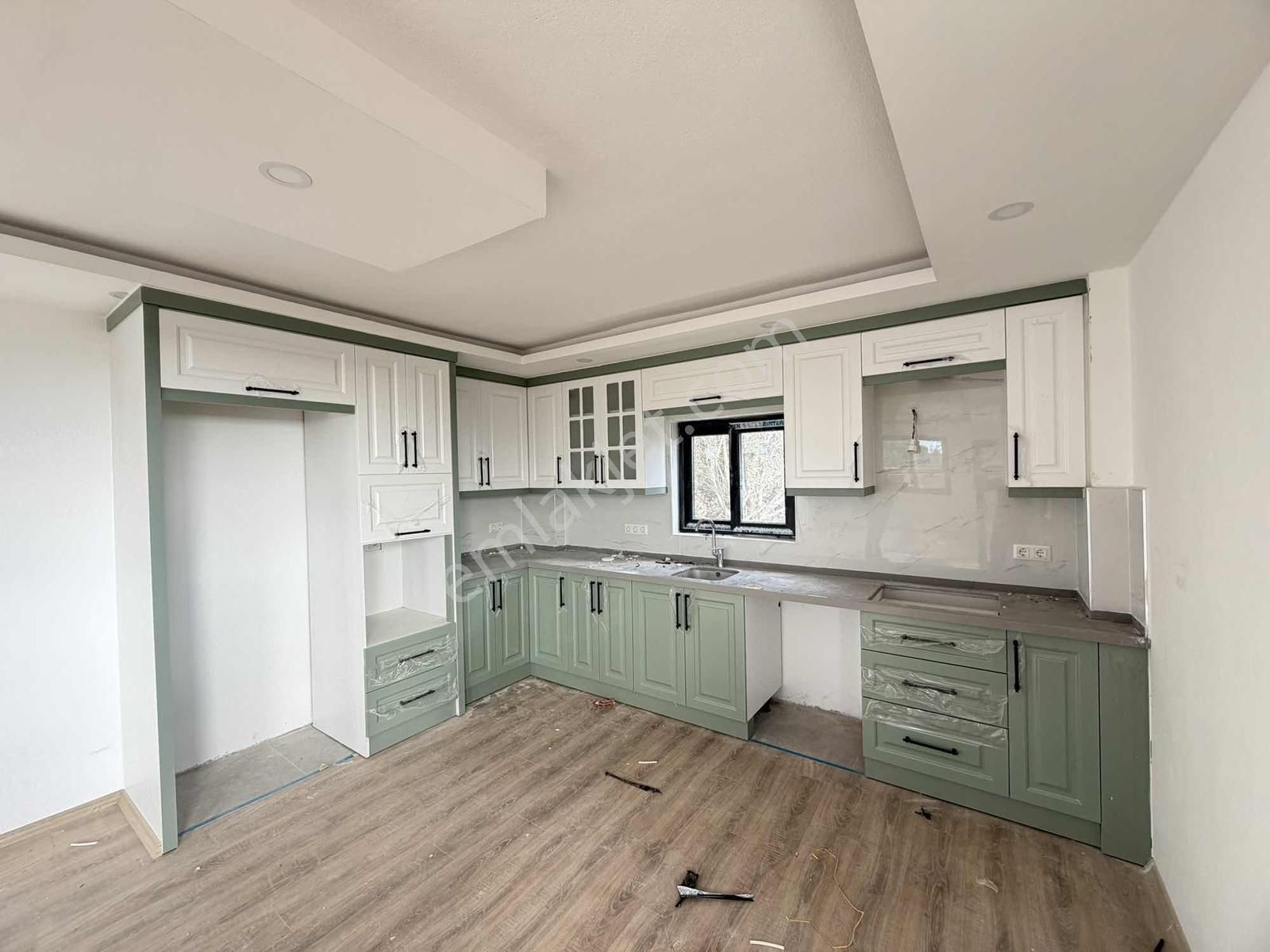 Kaş Mega Dan Sıfır Eşyasız Terasta Manzaralı Daireler