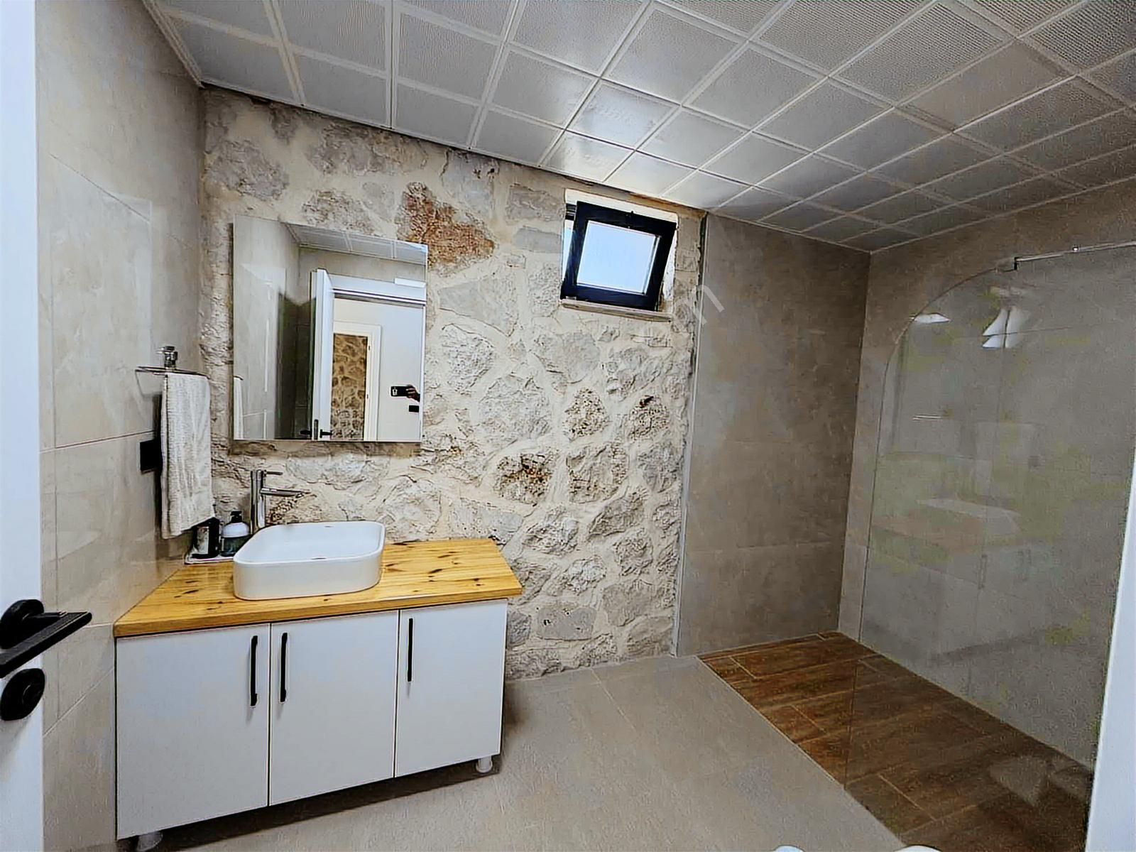 Kaş Kekova Yol Üzeri Satılık 4+1 Villa - Görsel 2