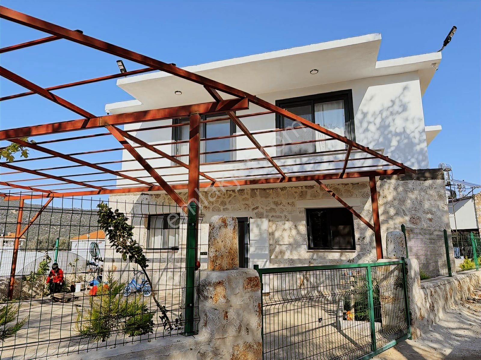 Kaş Kekova Yol Üzeri Satılık 4+1 Villa - Görsel 12