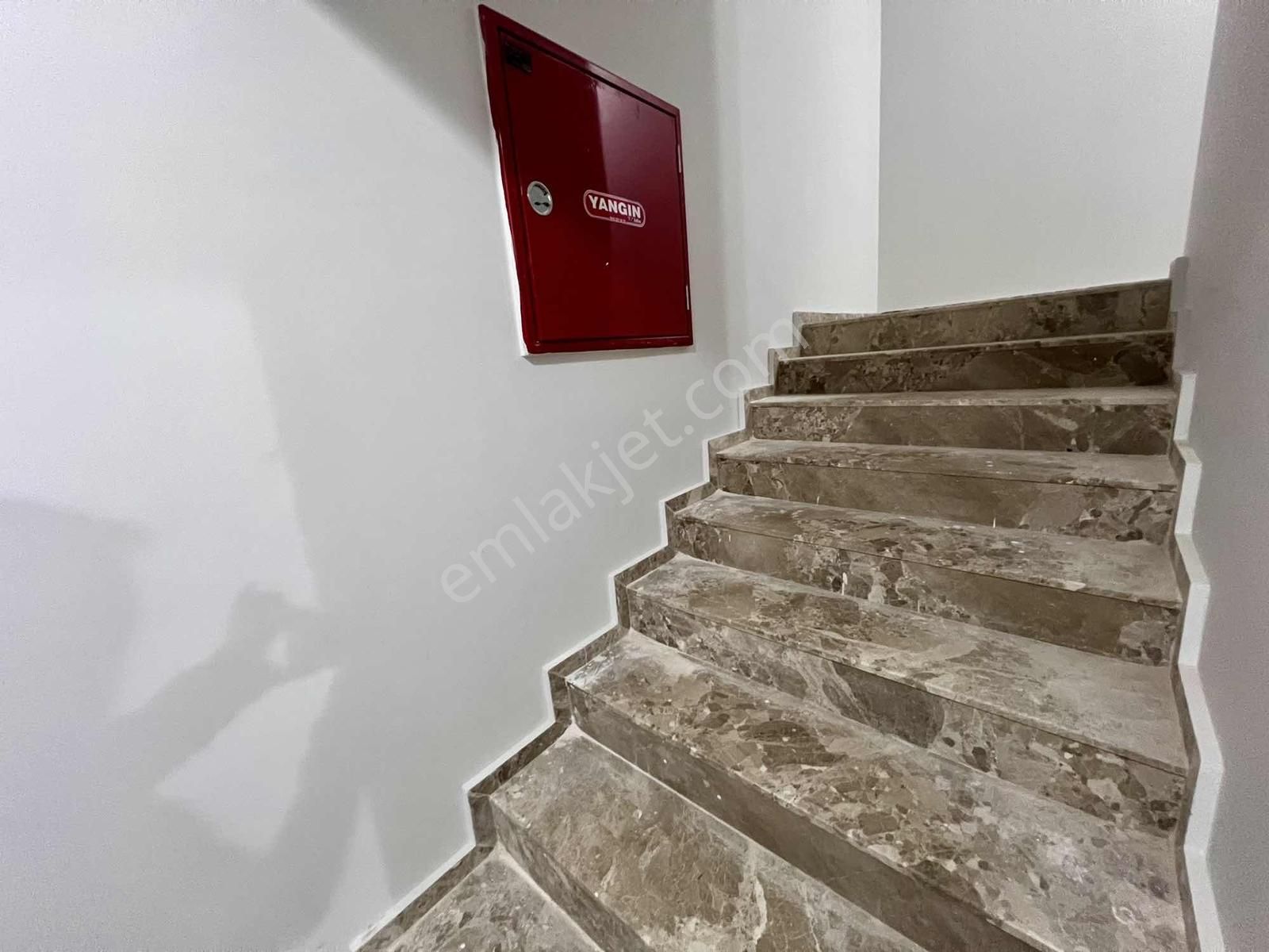 Kumluca Anacaddede 180 M2 3+1 Sıfır Lüks Daire - Görsel 2