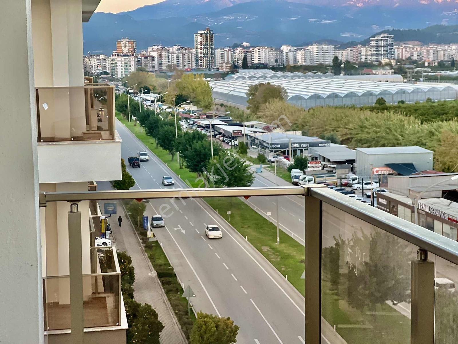 Kumluca Anacaddede 180 M2 3+1 Sıfır Lüks Daire