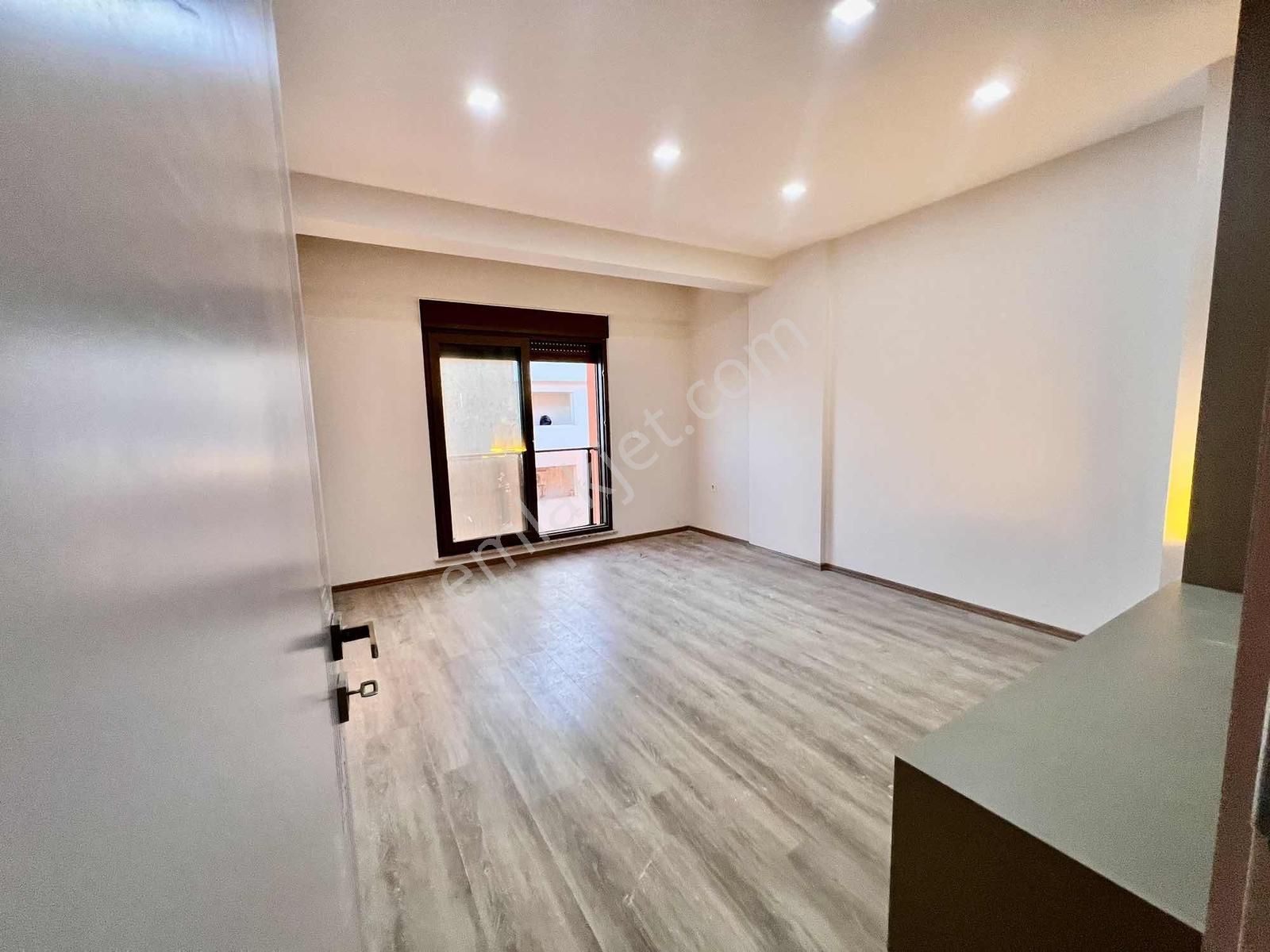 Kumluca Anacaddede 180 M2 3+1 Sıfır Lüks Daire - Görsel 18