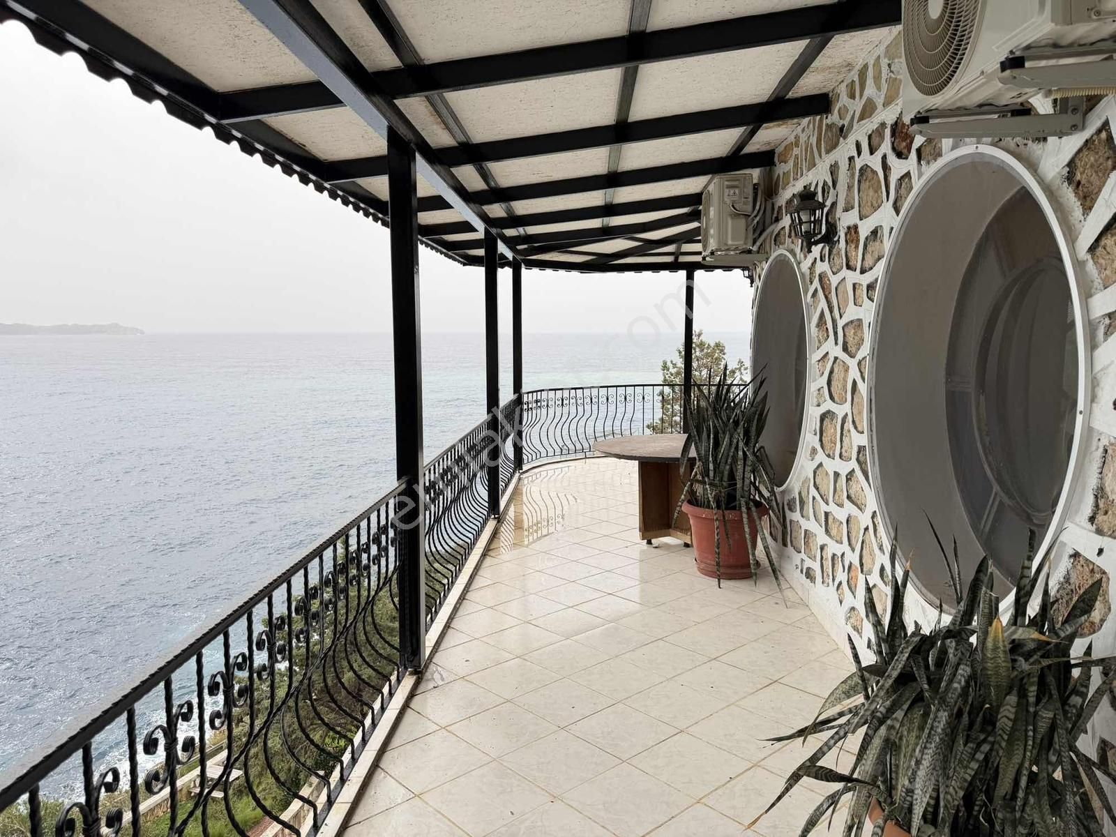 Kaş Mega Dan Eşyasız 1+1 Havuzlu Uzun Dönem Deniz Manz Daire