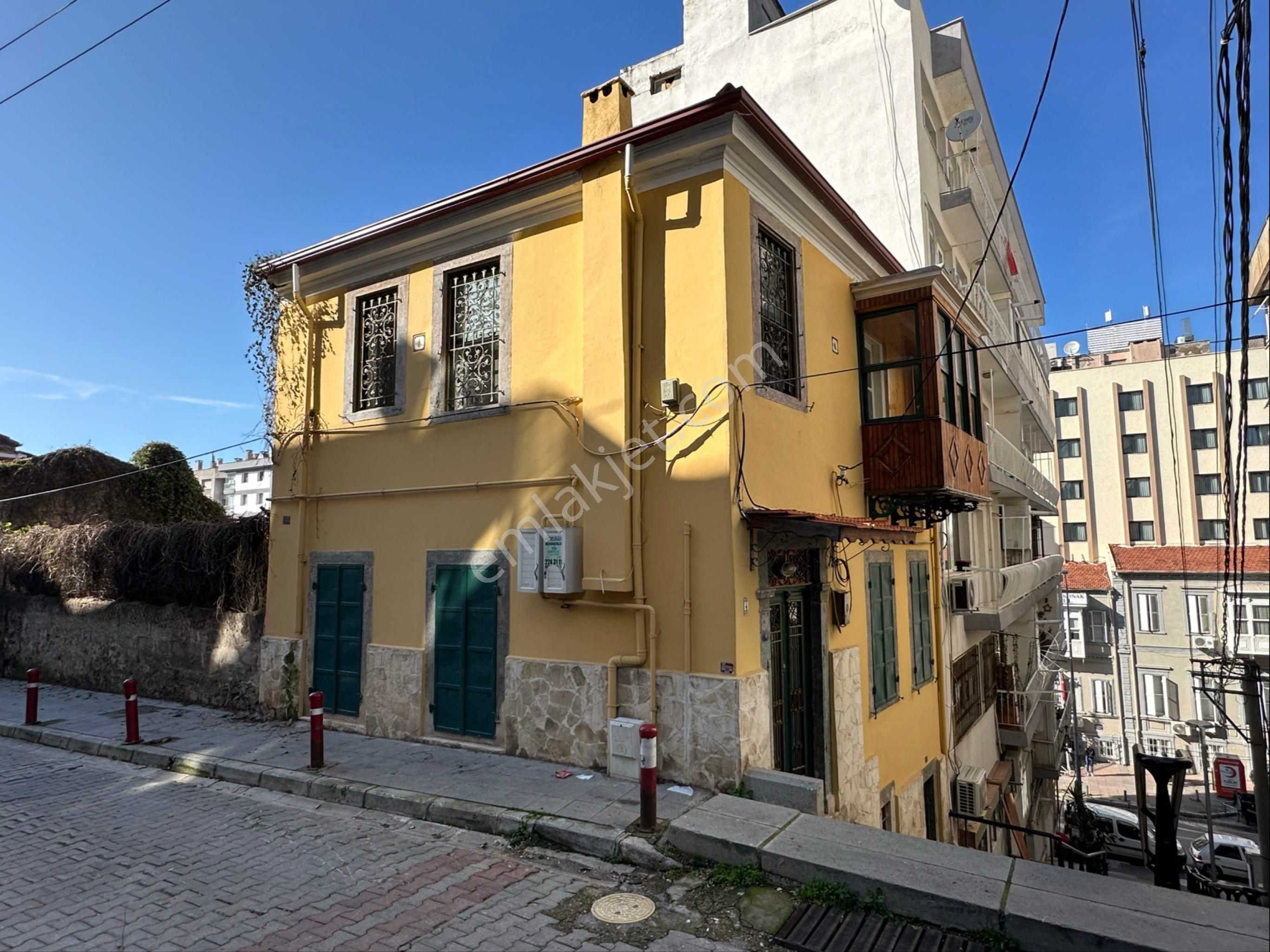 Msg'den Cadeye Ve Sahile Yürüme Mesafesinde 6+1 Tarihi Kiralık Ev