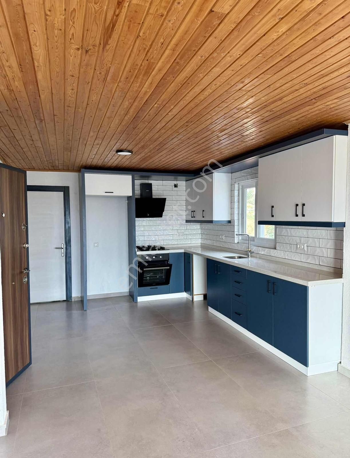 Kaş Mega Dan Eşyasız Deniz Manzaralı Daire