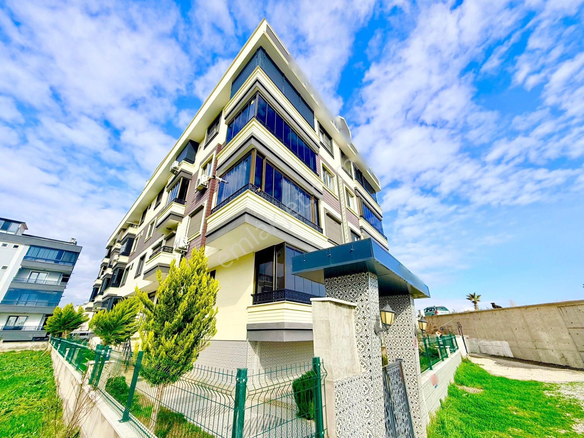 ▶ ▶akçay Körfez'den Kapalı Otoparklı Ebeveyn Banyolu 2+1 Satılık Daire