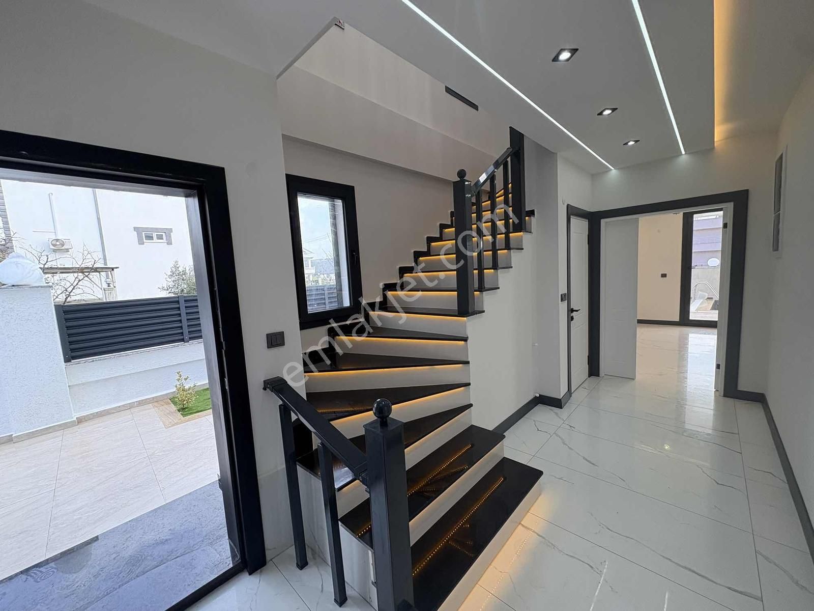 Didim Mersinderede Denize 800mt 4+1 Lüks Villa - Görsel 16