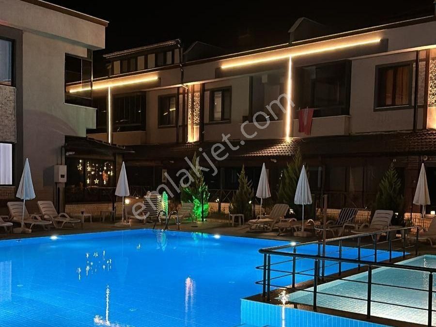 Hayalinizdeki Yaşam: Karasu'da Güvenlikli Sitede 2+1 Lüks Villa