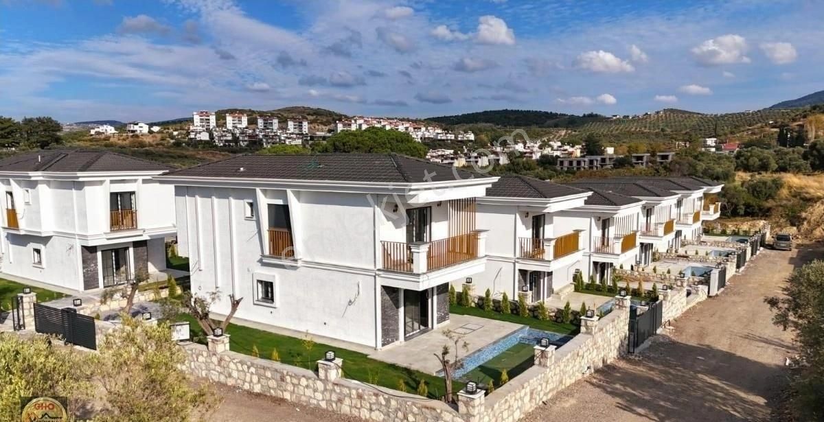 Kuşadası Davutlar Merkezde Özel Havuzlu Satılık Villa - Görsel 2