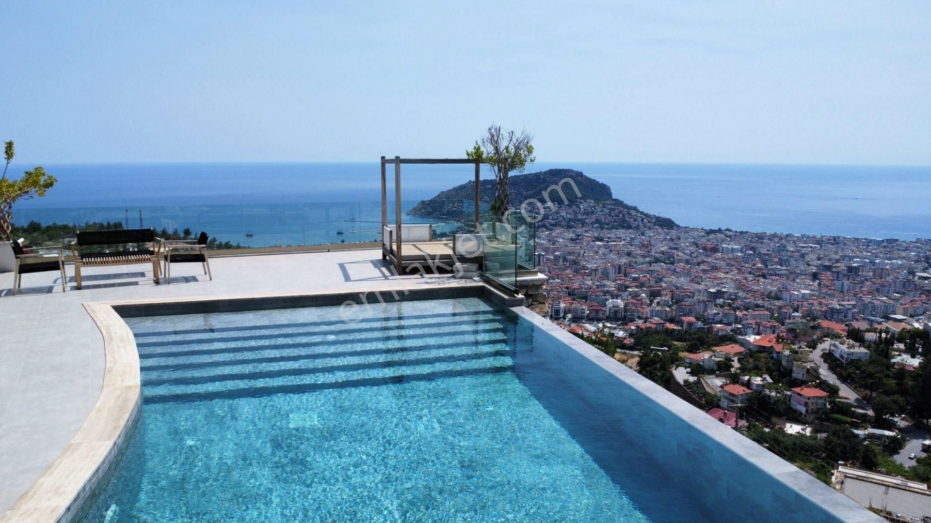 Alanya Bektaş’ta Asla Kapanmayan Deniz Ve Kale Manzaralı Lüks Villa - Görsel 4