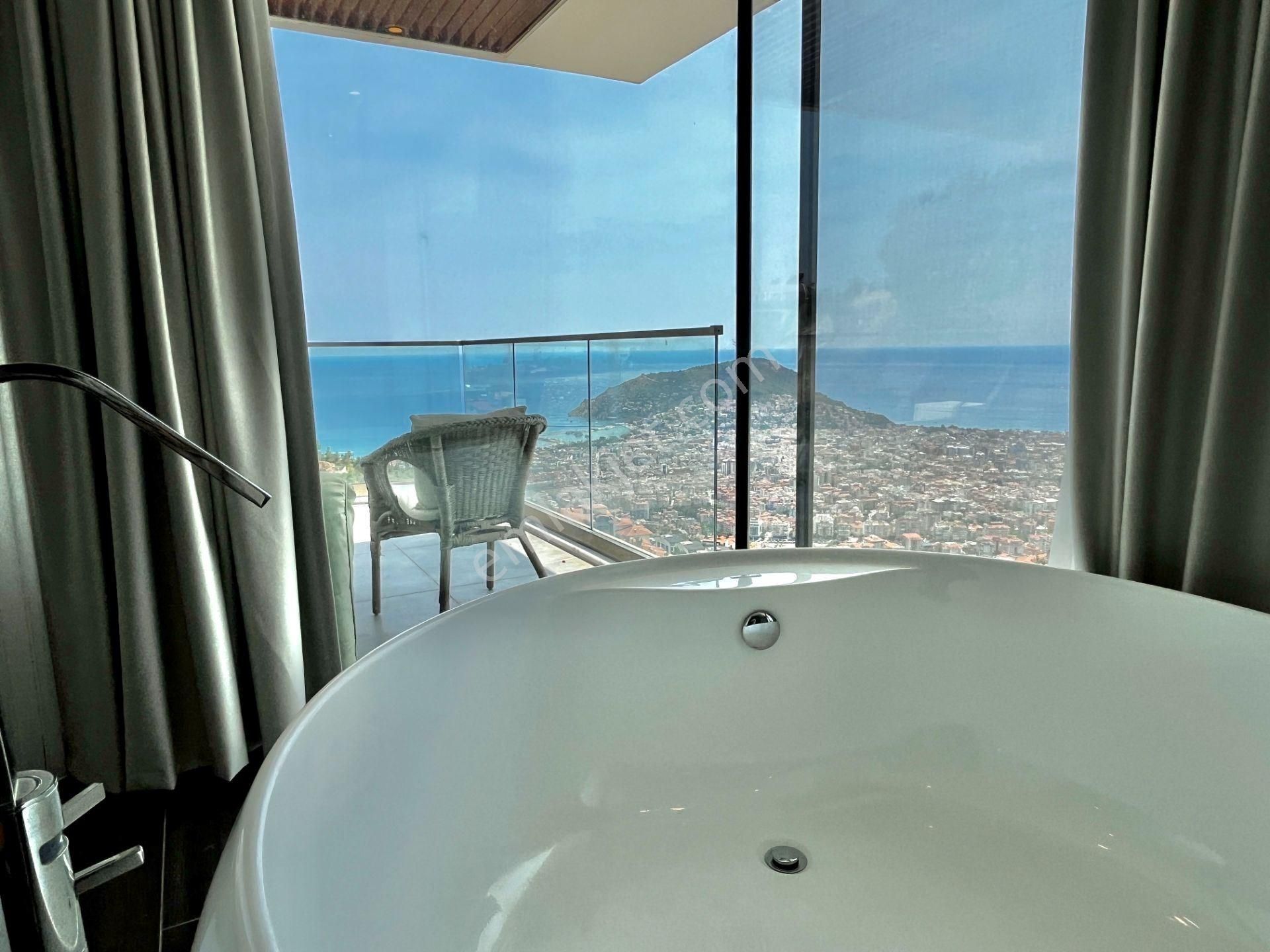 Alanya Bektaş’ta Asla Kapanmayan Deniz Ve Kale Manzaralı Lüks Villa - Görsel 26