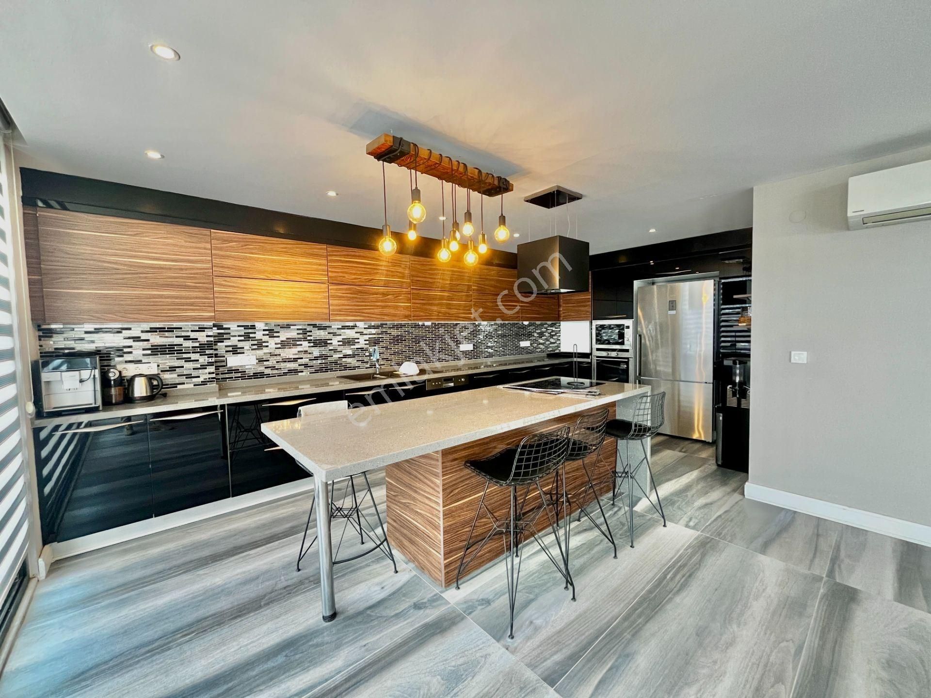 Alanya Bektaş’ta Asla Kapanmayan Deniz Ve Kale Manzaralı Lüks Villa - Görsel 12