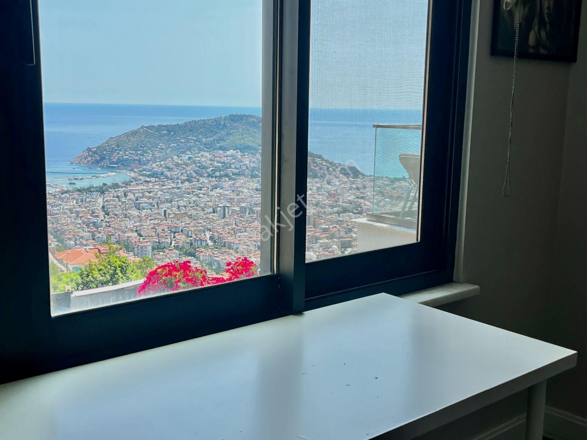 Alanya Bektaş’ta Asla Kapanmayan Deniz Ve Kale Manzaralı Lüks Villa - Görsel 18