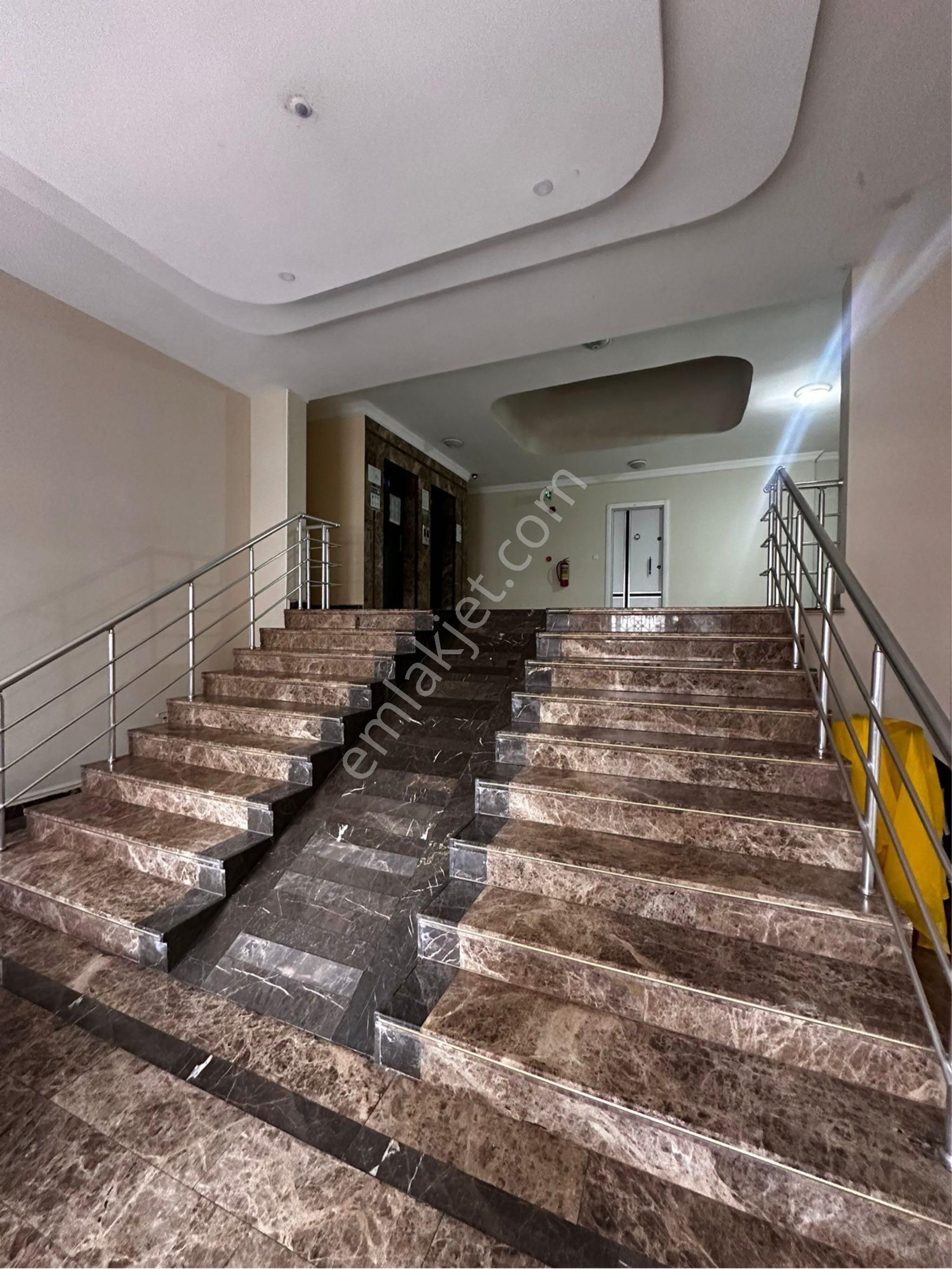 Mahmutlarda Satılık 1+1 Eşyalı - Görsel 3