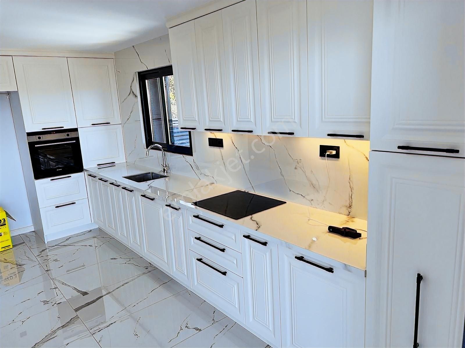 Güre'de, Deniz Manzaralı Müstakil Havuzlu Ultra Lüks 3+2 Villa - Görsel 27