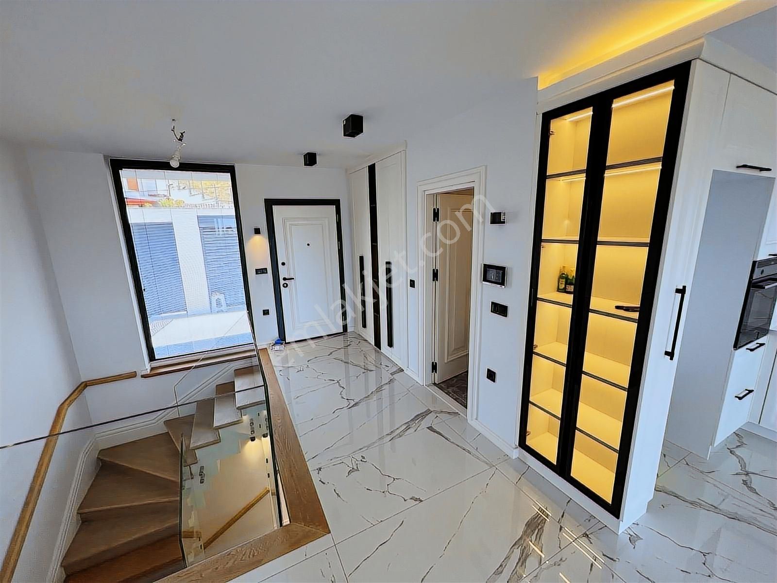 Güre'de, Deniz Manzaralı Müstakil Havuzlu Ultra Lüks 3+2 Villa - Görsel 26