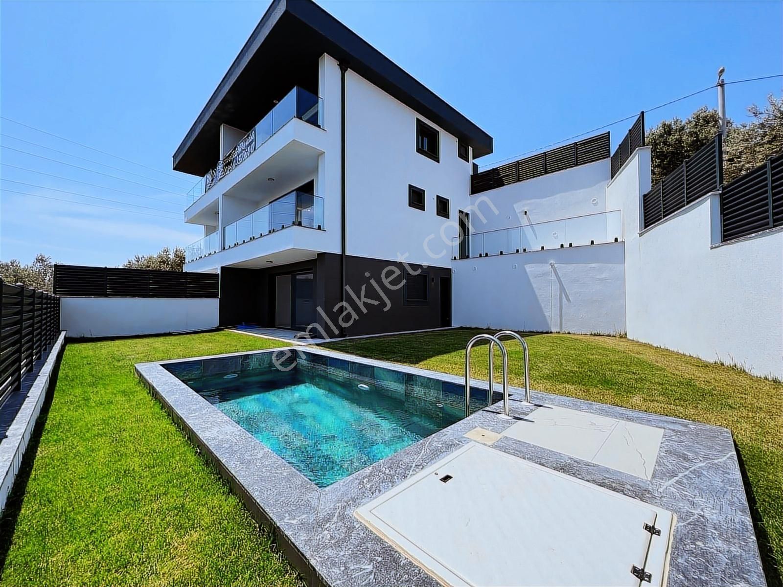 Güre'de, Deniz Manzaralı Müstakil Havuzlu Ultra Lüks 3+2 Villa - Görsel 24