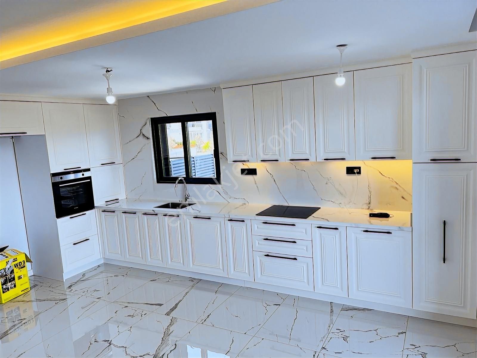 Güre'de, Deniz Manzaralı Müstakil Havuzlu Ultra Lüks 3+2 Villa - Görsel 9