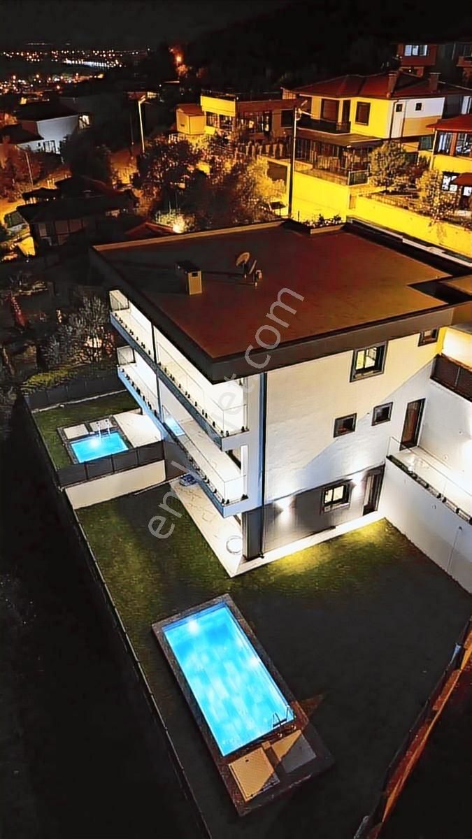 Güre'de, Deniz Manzaralı Müstakil Havuzlu Ultra Lüks 3+2 Villa - Görsel 23