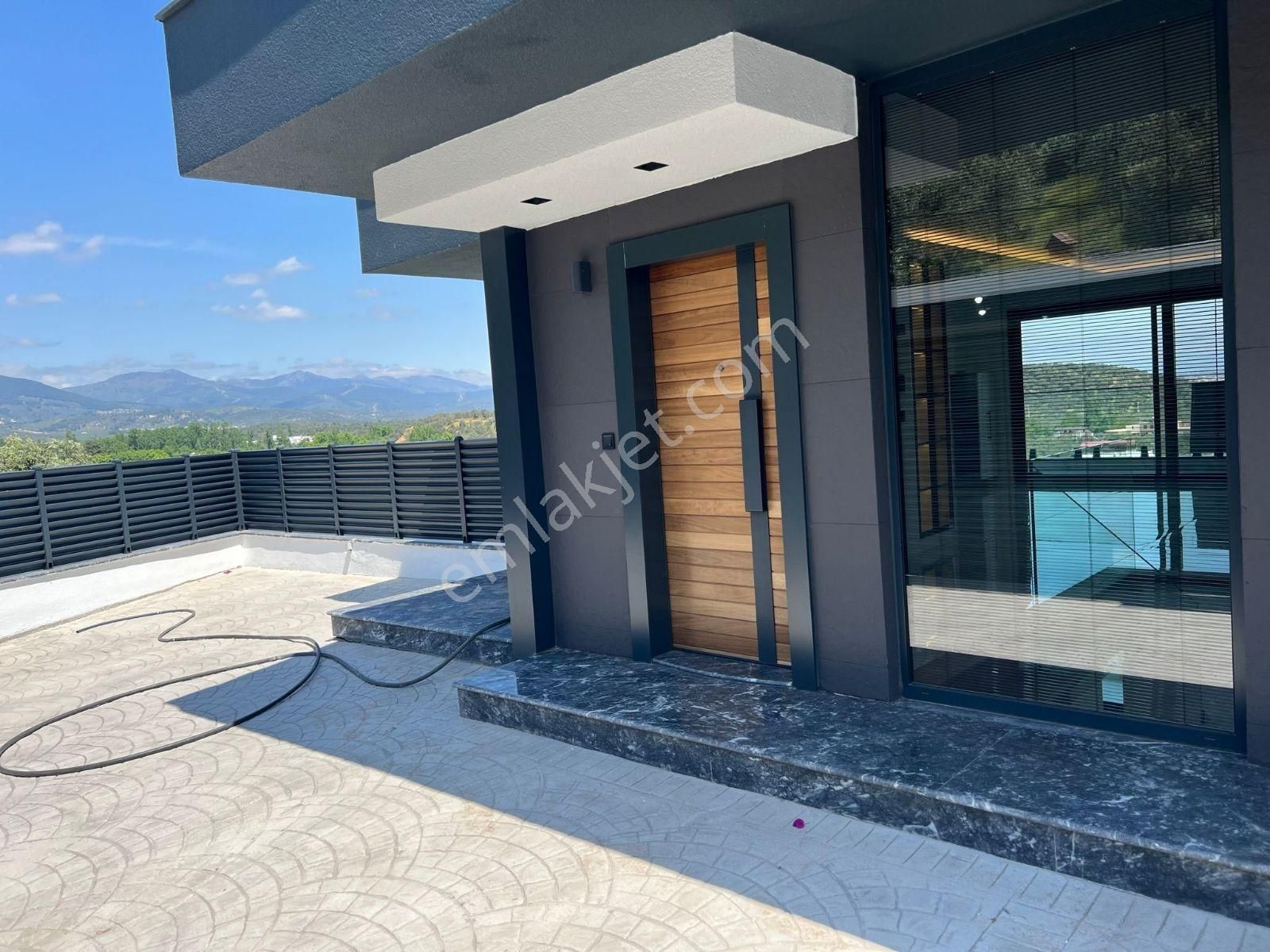 Güre'de, Deniz Manzaralı Müstakil Havuzlu Ultra Lüks 3+2 Villa - Görsel 22