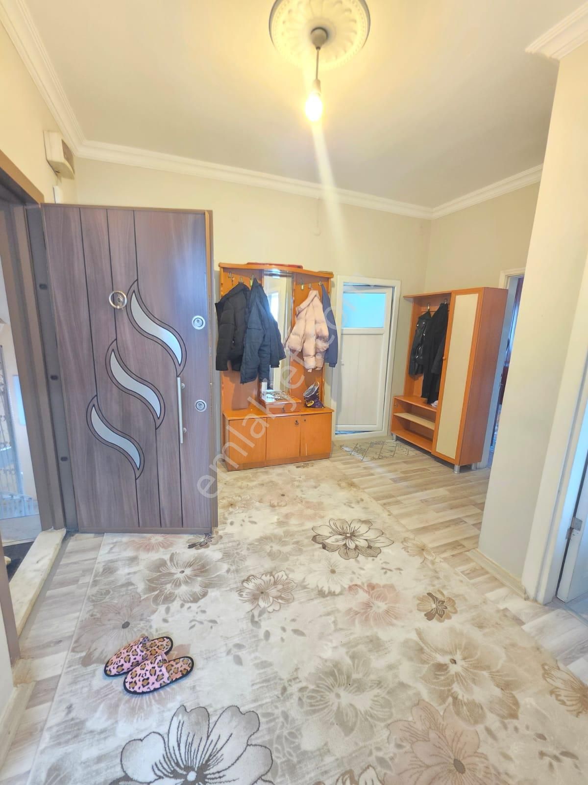 Sağlık Mahallesinde Ektralı Kaçırılmayacak Daire Ve Dükkan - Görsel 13