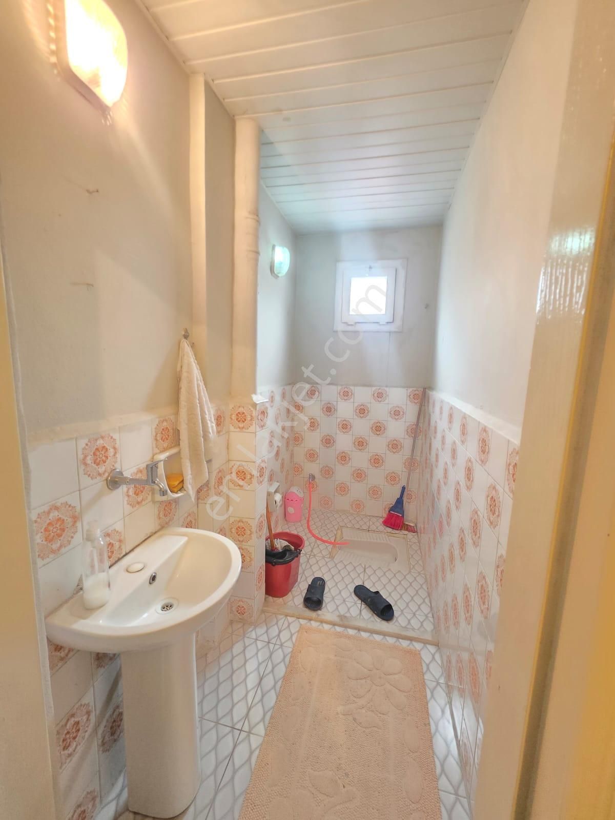 Sağlık Mahallesinde Ektralı Kaçırılmayacak Daire Ve Dükkan - Görsel 12