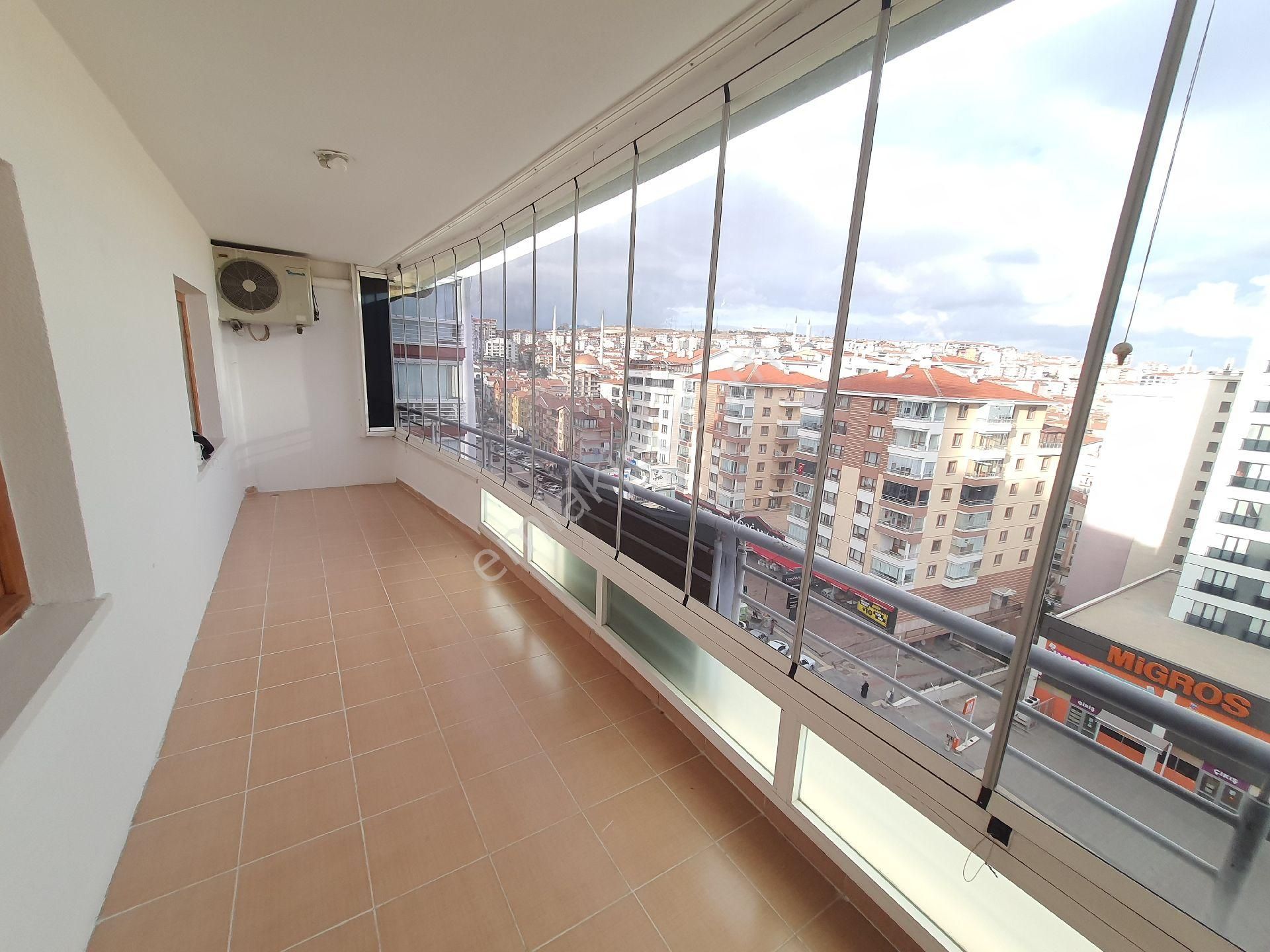 Şentepe'nin Kalbi 3+1 Site Dairesi Telefern Oldu Cadde Manzaralı - Görsel 2