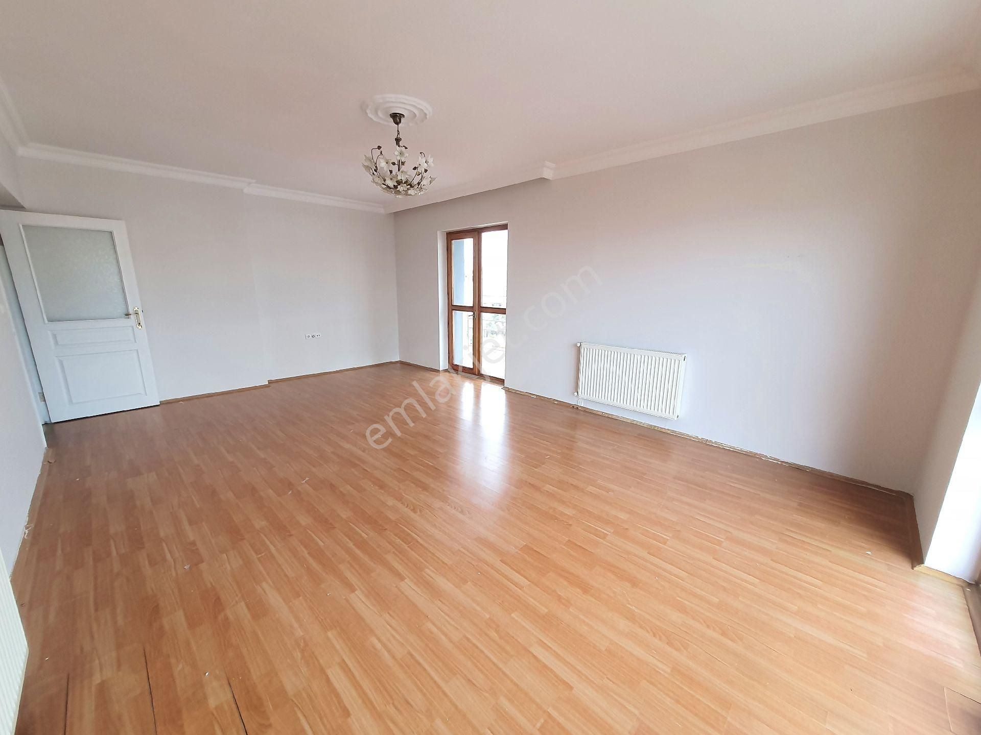 Şentepe'nin Kalbi 3+1 Site Dairesi Telefern Oldu Cadde Manzaralı - Görsel 5