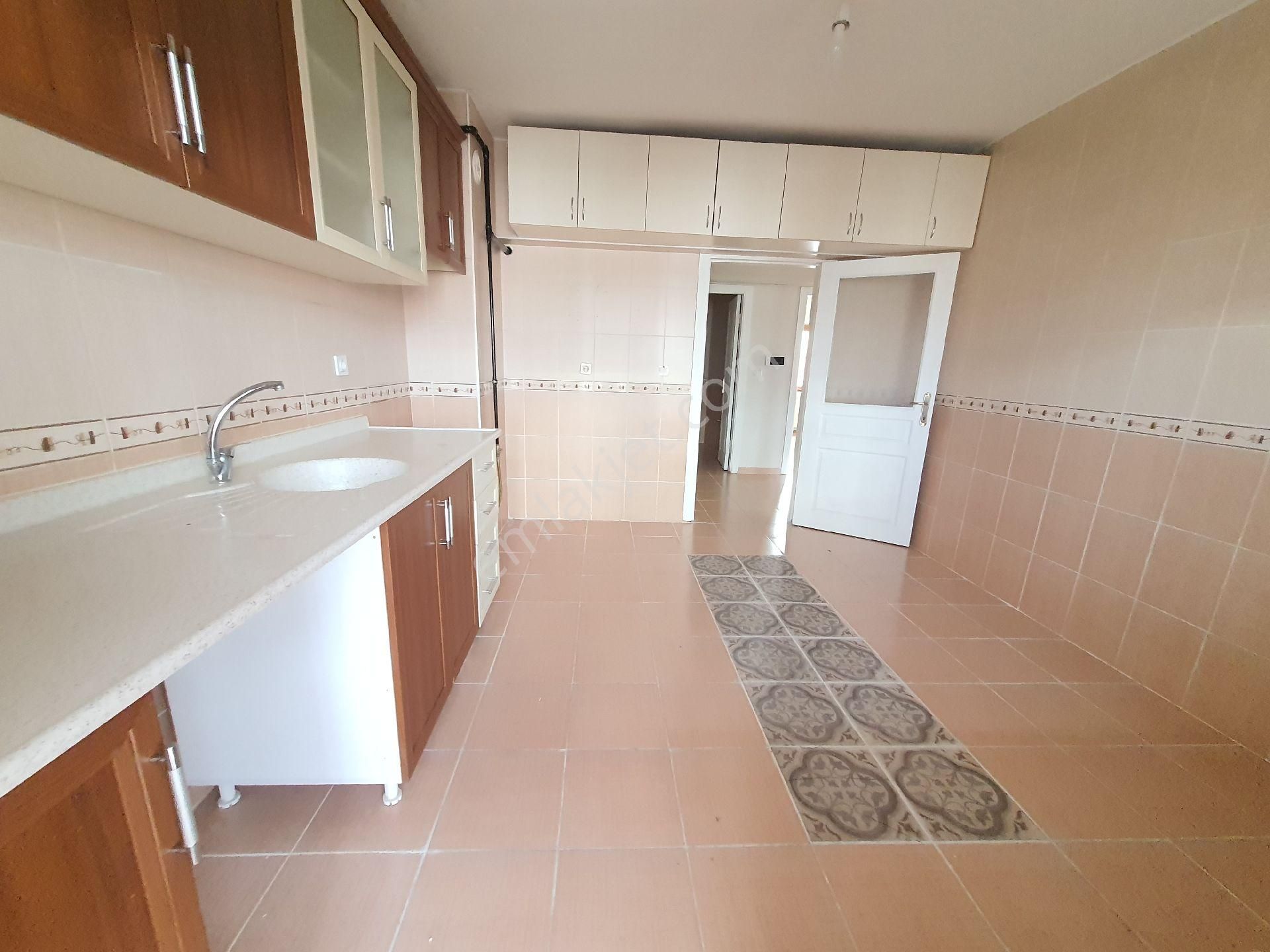 Şentepe'nin Kalbi 3+1 Site Dairesi Telefern Oldu Cadde Manzaralı - Görsel 13